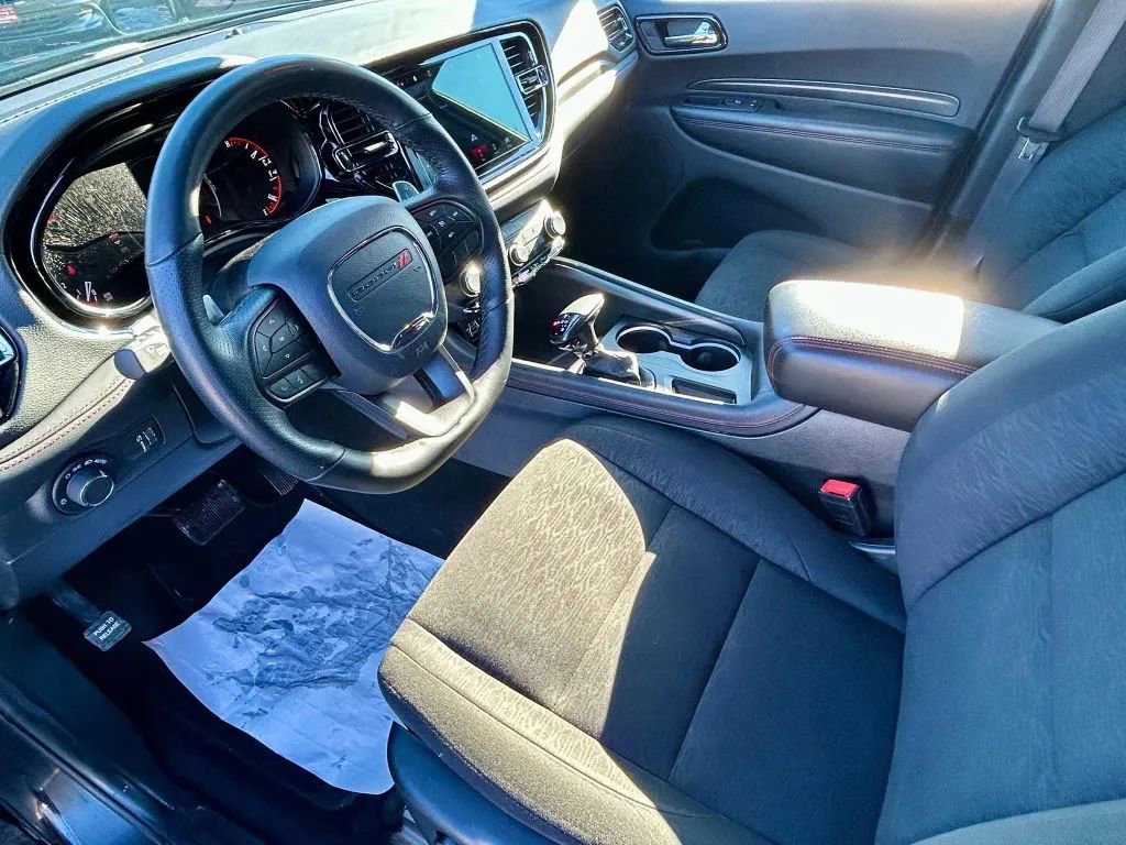 Used 2025 Dodge Durango GT image 2