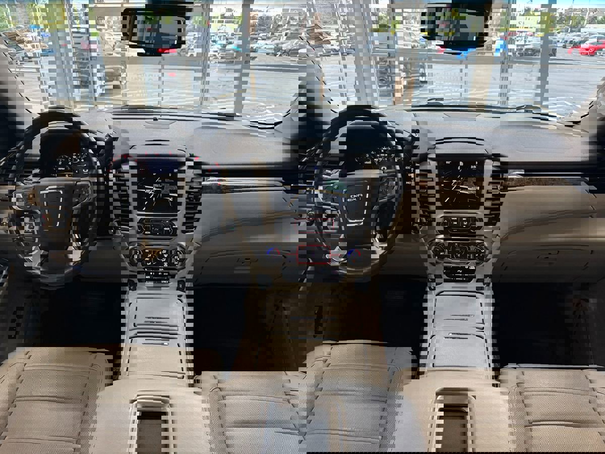 Used 2015 GMC Yukon Denali w/ Touring Package image 19