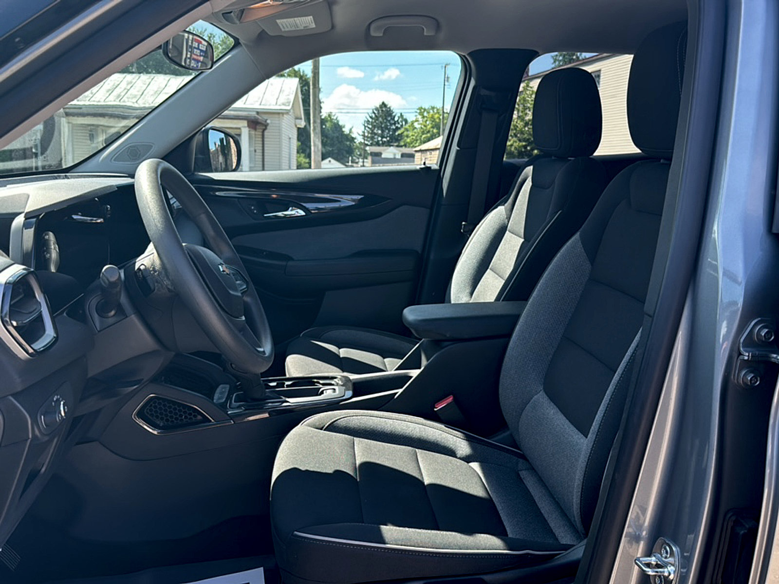 Used 2025 Chevrolet TrailBlazer LS w/ LS Convenience Package FWD image 5