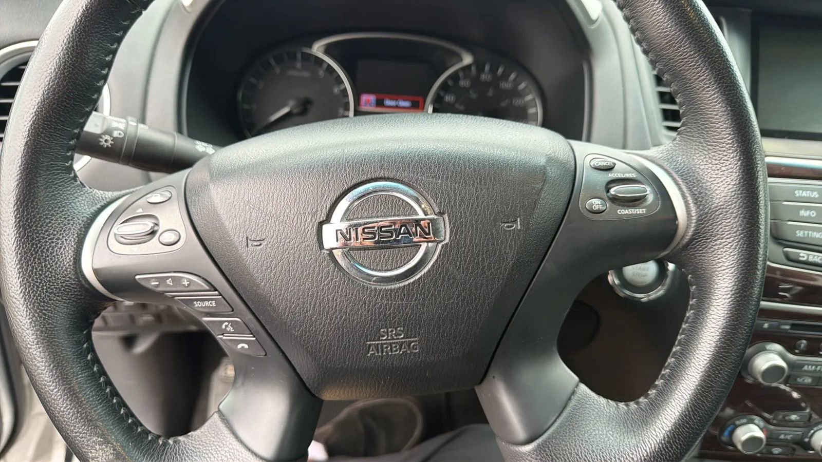 Used 2013 Nissan Pathfinder SL image 19