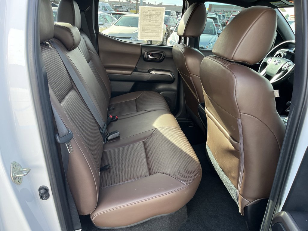 Used 2017 Toyota Tacoma Limited image 25