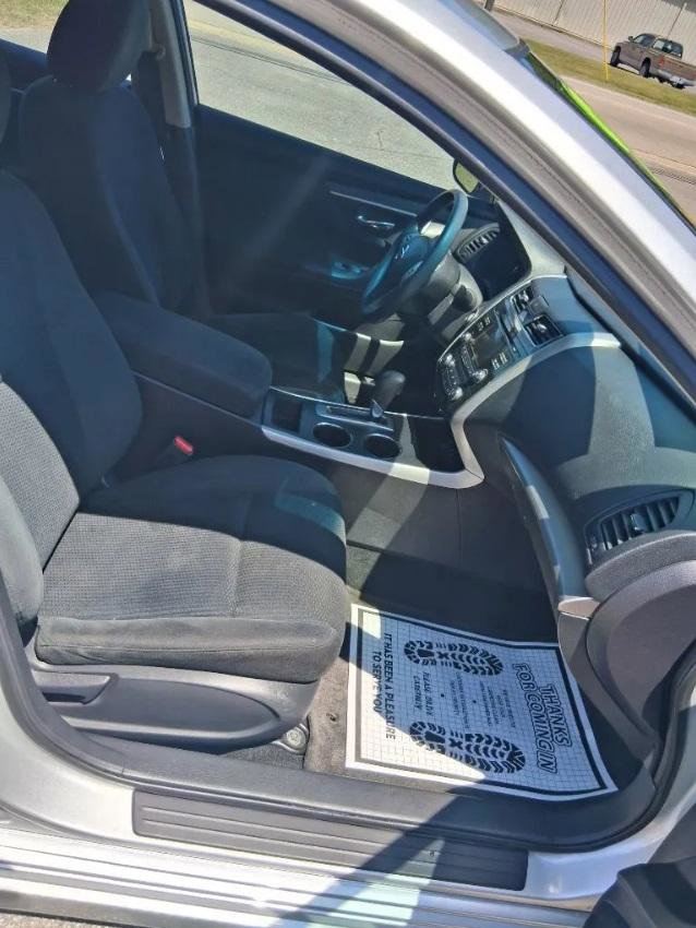 Used 2015 Nissan Altima 2.5 S w/ Power Driver Seat Package FWD image 12