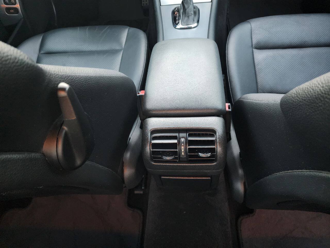 Used 2005 Mercedes-Benz C 230 Sedan image 27
