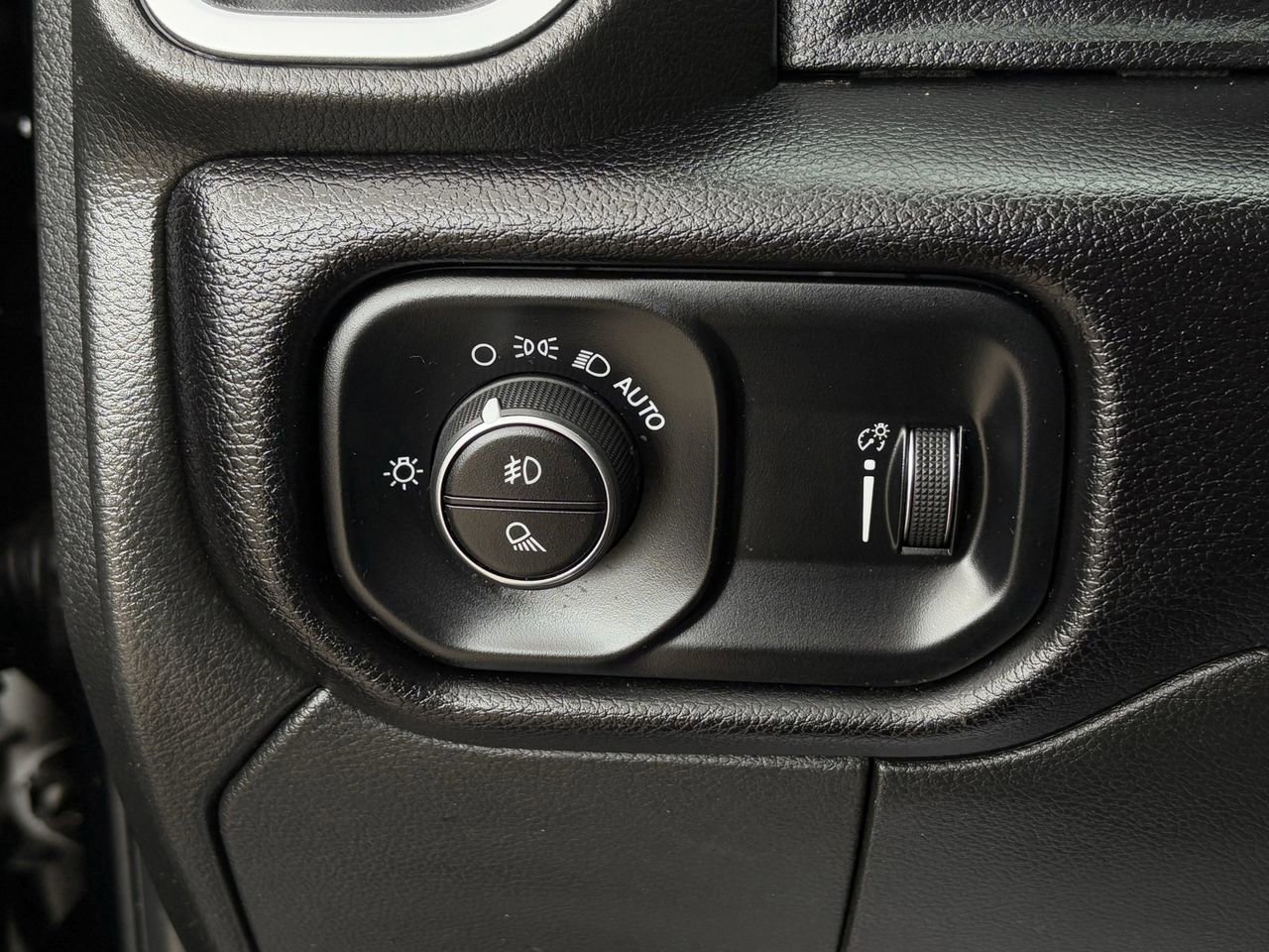 Used 2024 RAM 2500 Big Horn image 25