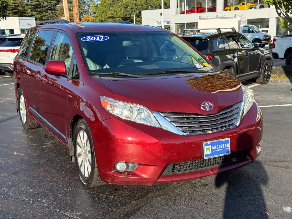 Used 2017 Toyota Sienna XLE w/ XLE Navigation Package AWD/4WD image 11