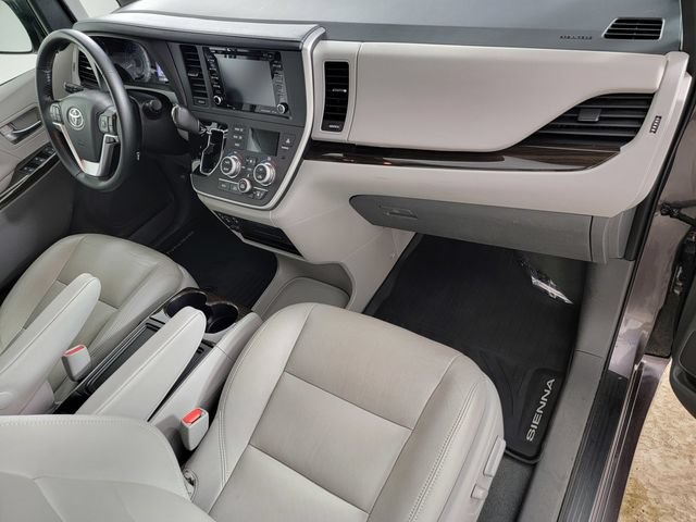Used 2020 Toyota Sienna XLE w/ XLE Navigation Package AWD/4WD image 19