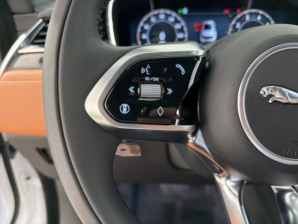 New 2026 Jaguar F-PACE R-Dynamic S image 12