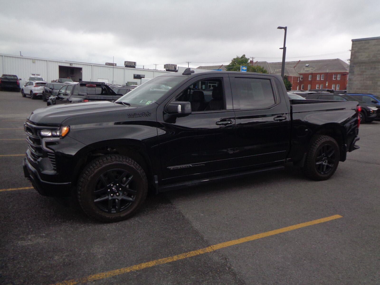 Used 2024 Chevrolet Silverado 1500 High Country w/ Midnight Edition AWD/4WD image 8