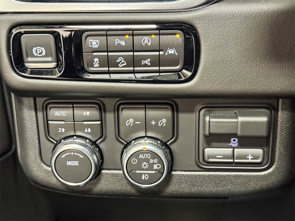 New 2026 GMC Yukon Elevation image 39