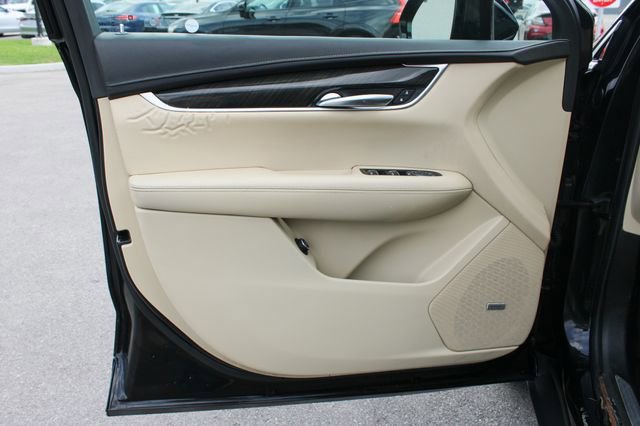 Used 2019 Cadillac XT5 AWD image 10