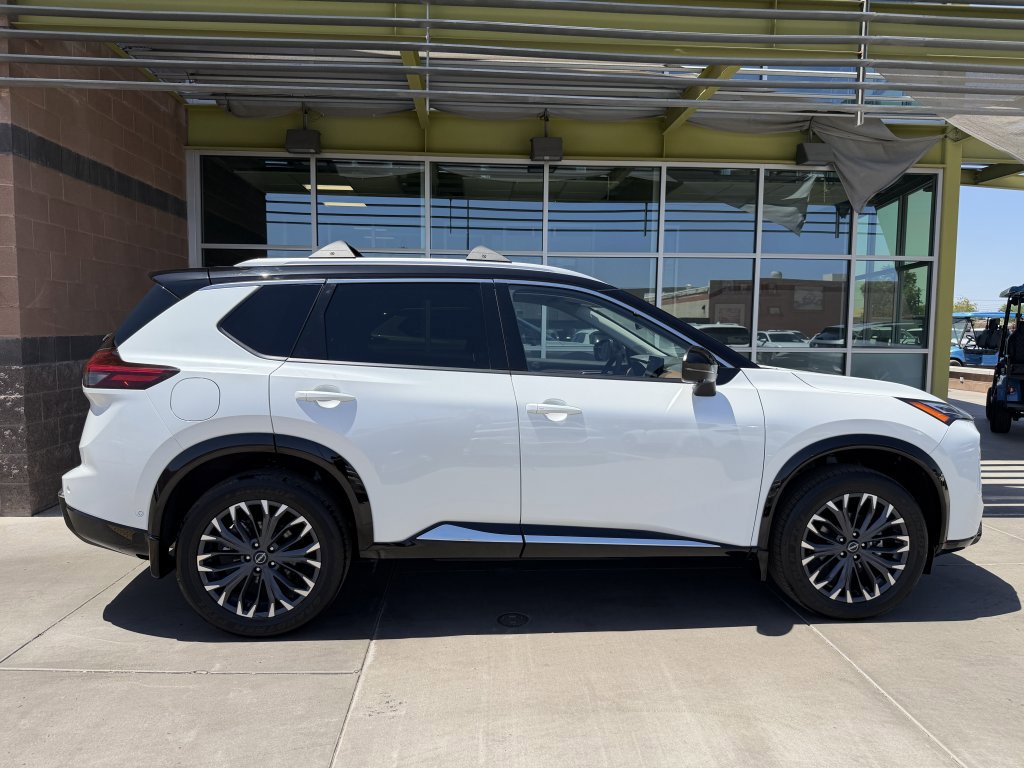 Used 2025 Nissan Rogue Platinum w/ Platinum Premium Package AWD/4WD image 9