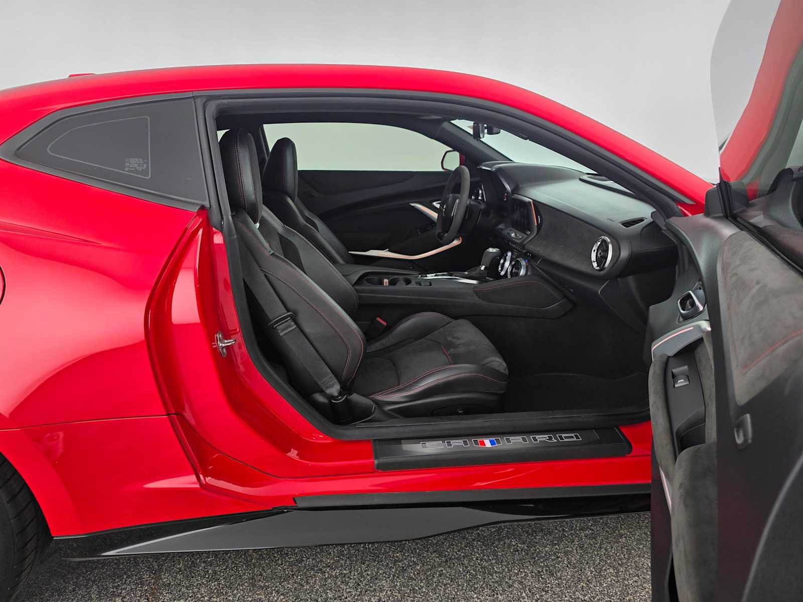 Used 2022 Chevrolet Camaro ZL1 RWD image 11