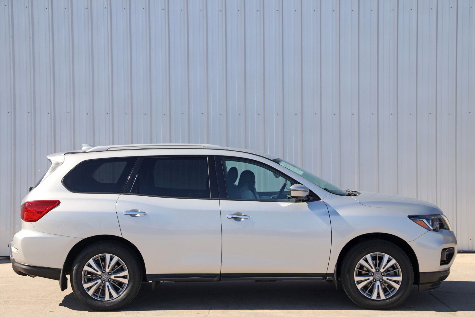 Used 2020 Nissan Pathfinder SL image 54