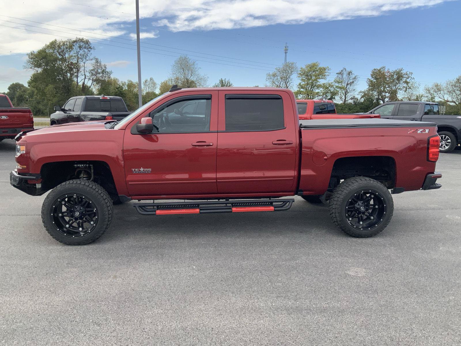 Used 2018 Chevrolet Silverado 1500 LT w/ Texas Edition AWD/4WD image 7