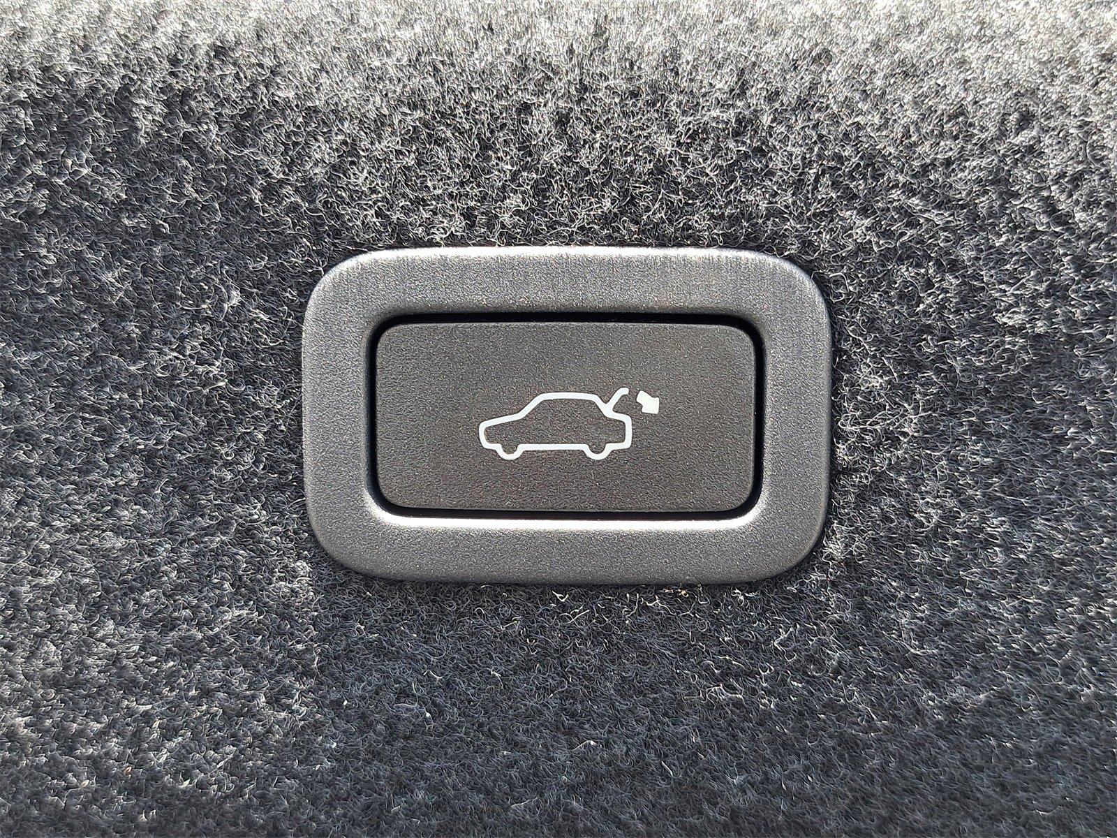 Used 2019 Jaguar XF Prestige image 13