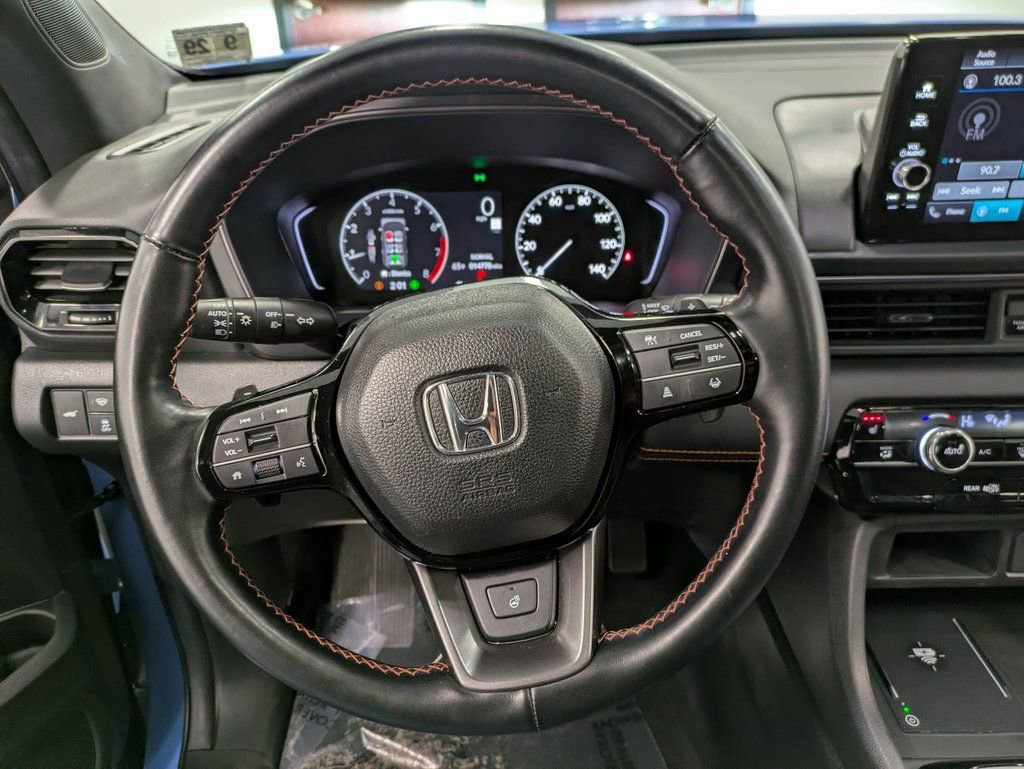 Used 2025 Honda Pilot TrailSport image 18