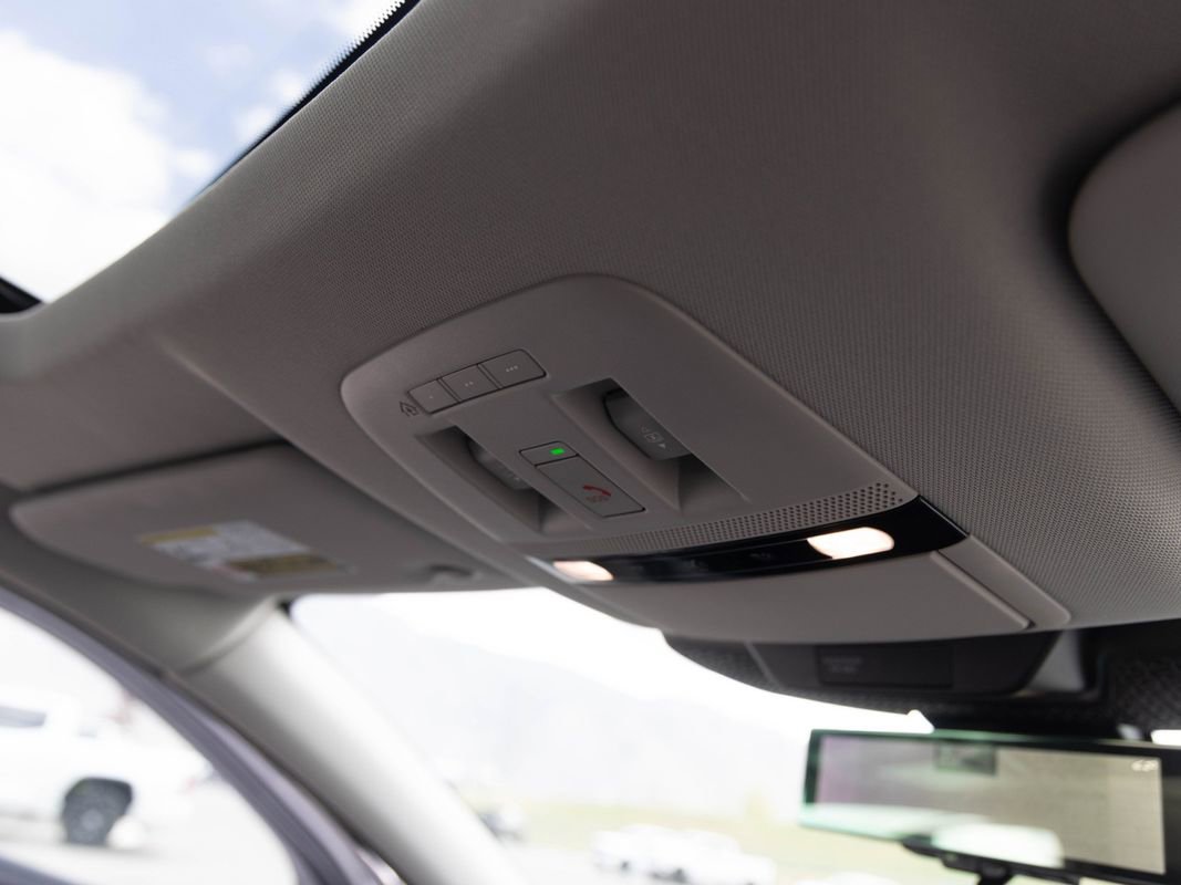 Used 2024 Nissan Ariya AWD image 29