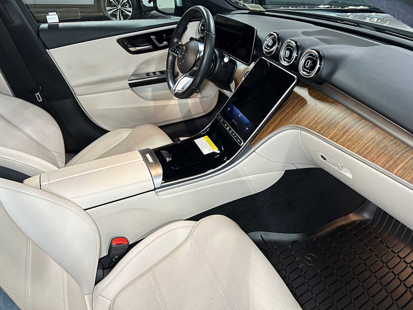 Used 2023 Mercedes-Benz C 300 4MATIC Sedan image 11
