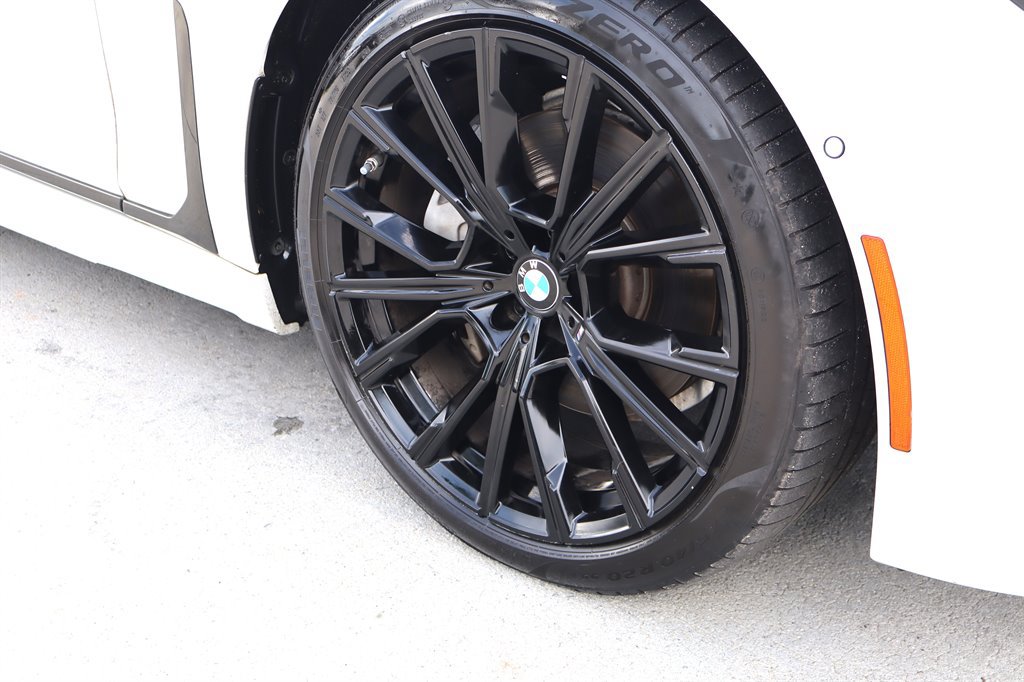 Used 2020 BMW 740i w/ M Sport Package RWD image 13