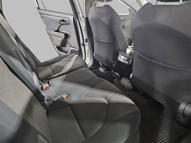 Used 2020 Toyota Highlander LE image 11