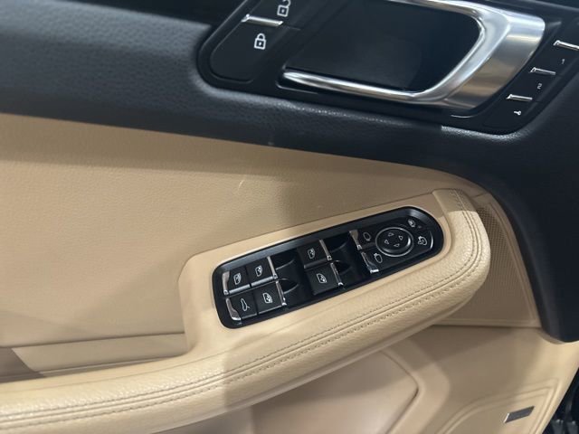 Used 2021 Porsche Macan image 13