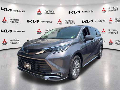 Used 2023 Toyota Sienna XLE FWD image 10
