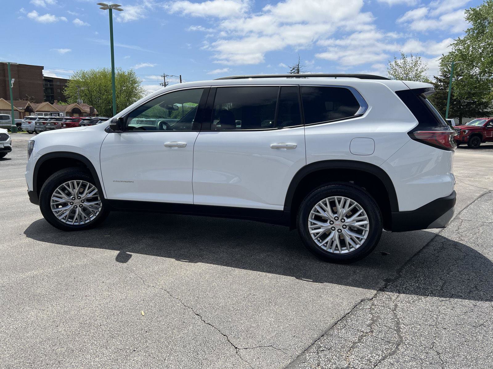 Used 2024 GMC Acadia Elevation AWD/4WD image 10
