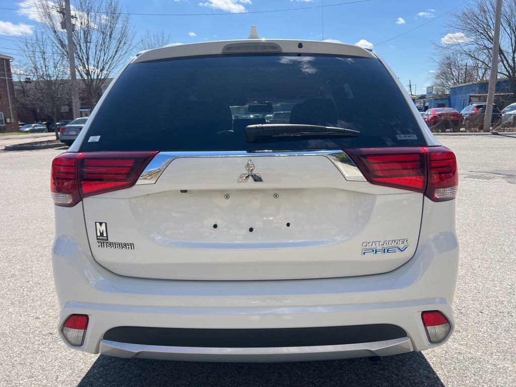 Used 2018 Mitsubishi Outlander SEL AWD/4WD image 4