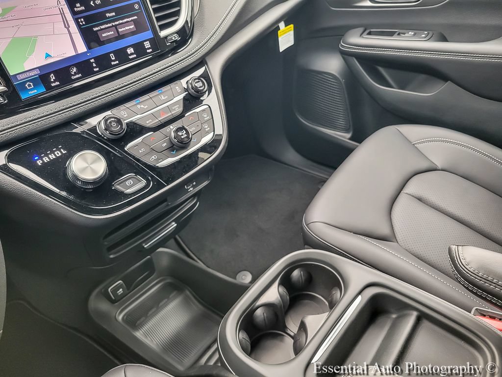 New 2027 Chrysler Pacifica Select w/ Family Tech Group FWD image 25