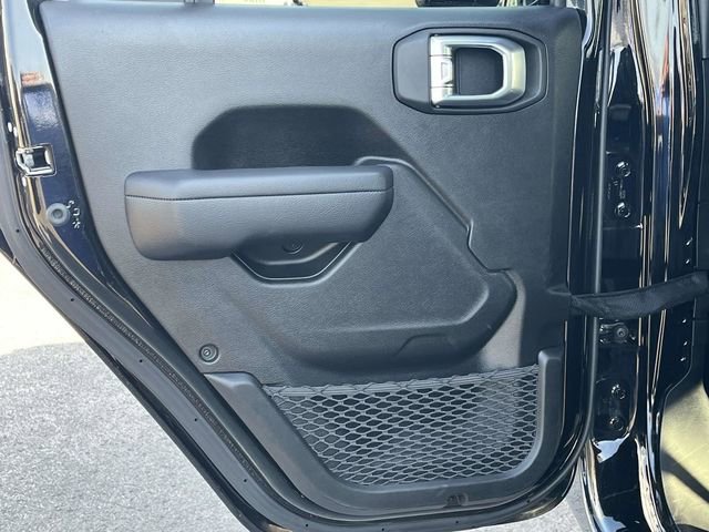 Used 2024 Jeep Gladiator Sport image 16