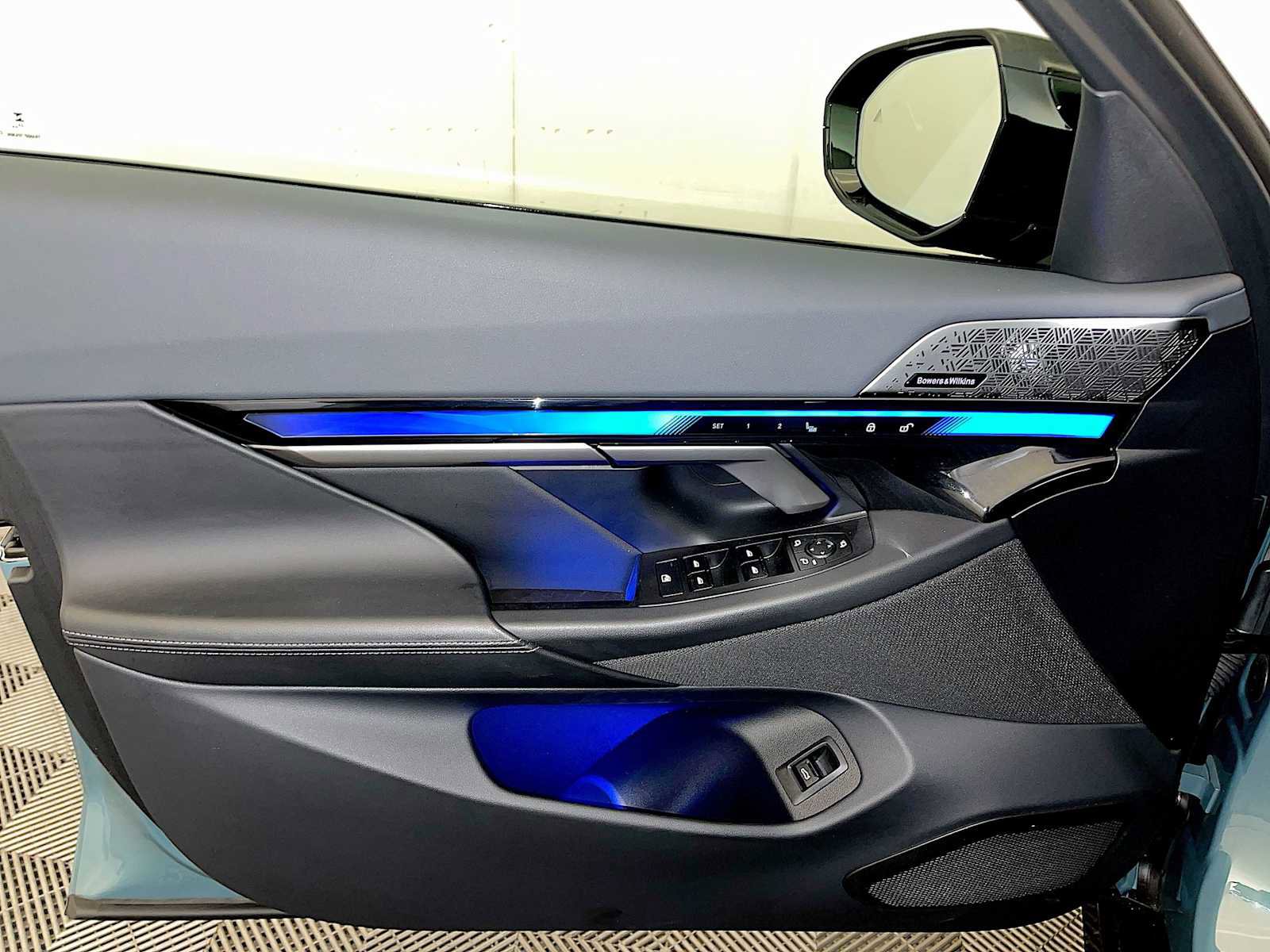 Used 2024 BMW i5 M60 w/ Premium Package image 11