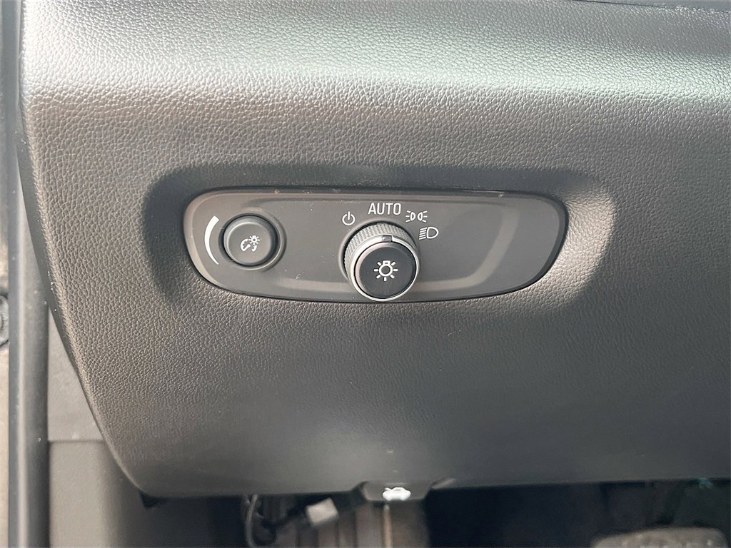 Used 2023 Chevrolet Traverse RS image 10