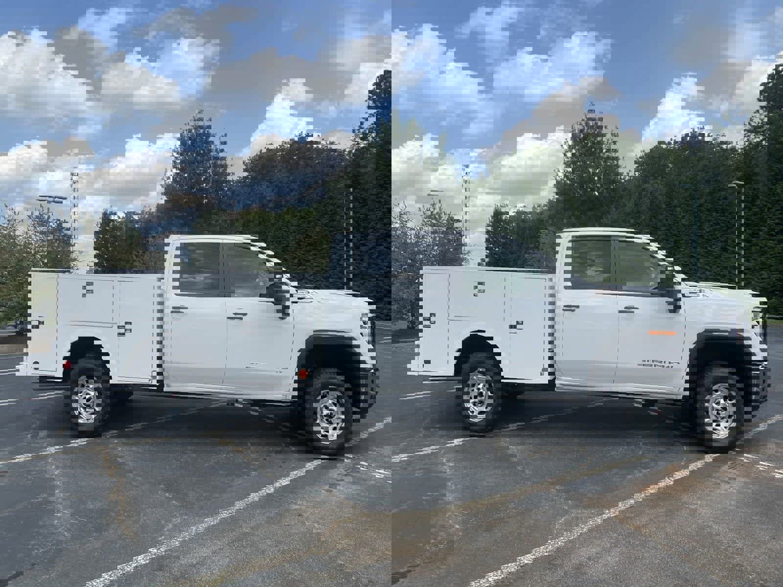 New 2024 GMC Sierra 2500 Pro w/ Convenience Package image 8