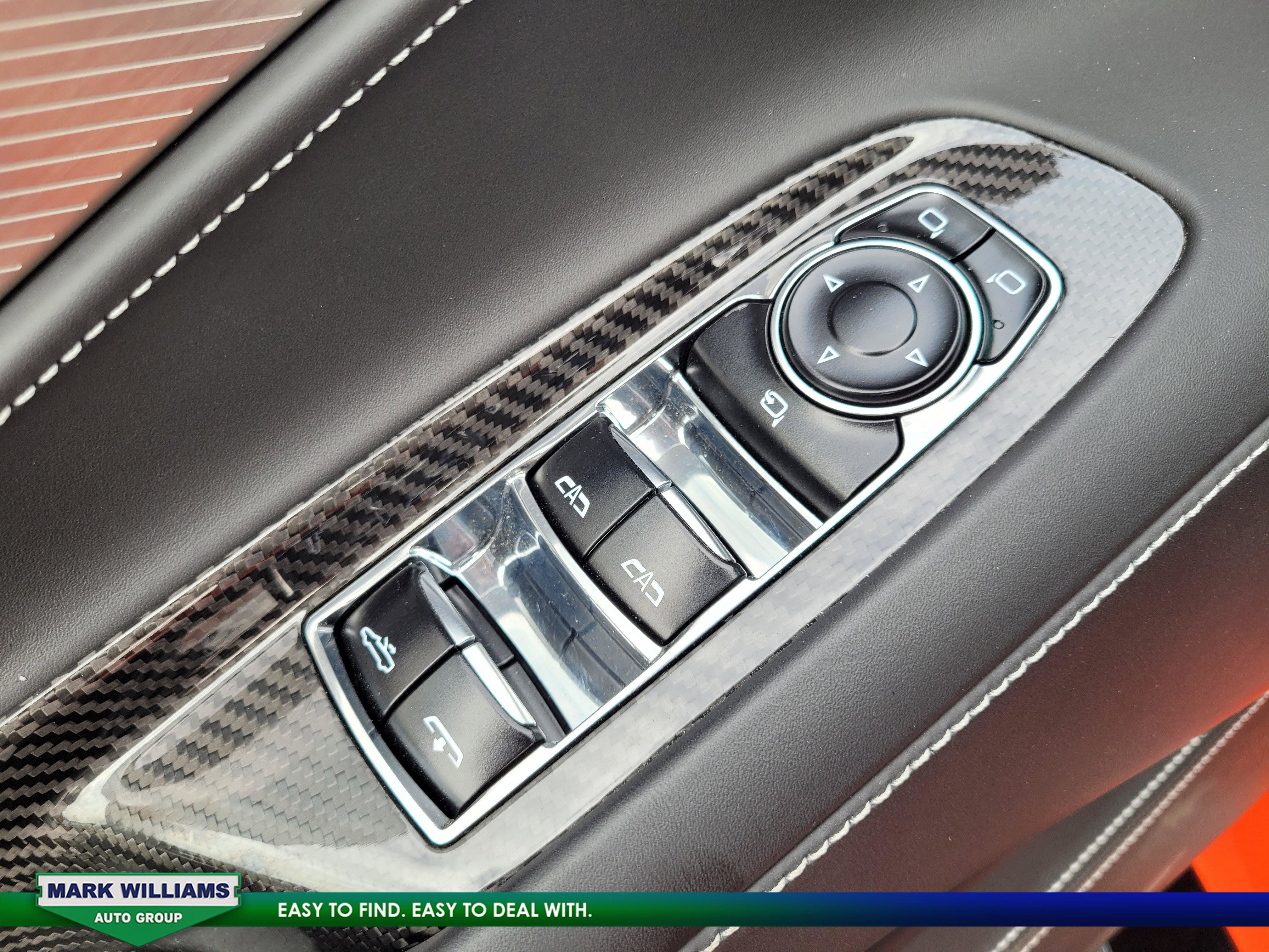 Used 2021 Chevrolet Corvette Stingray Premium Conv w/ Z51 Performance Package image 28