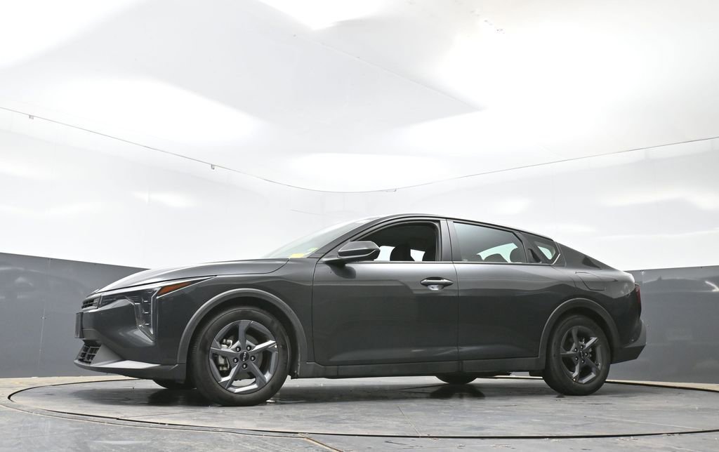 Used 2025 Kia K4 FWD image 27