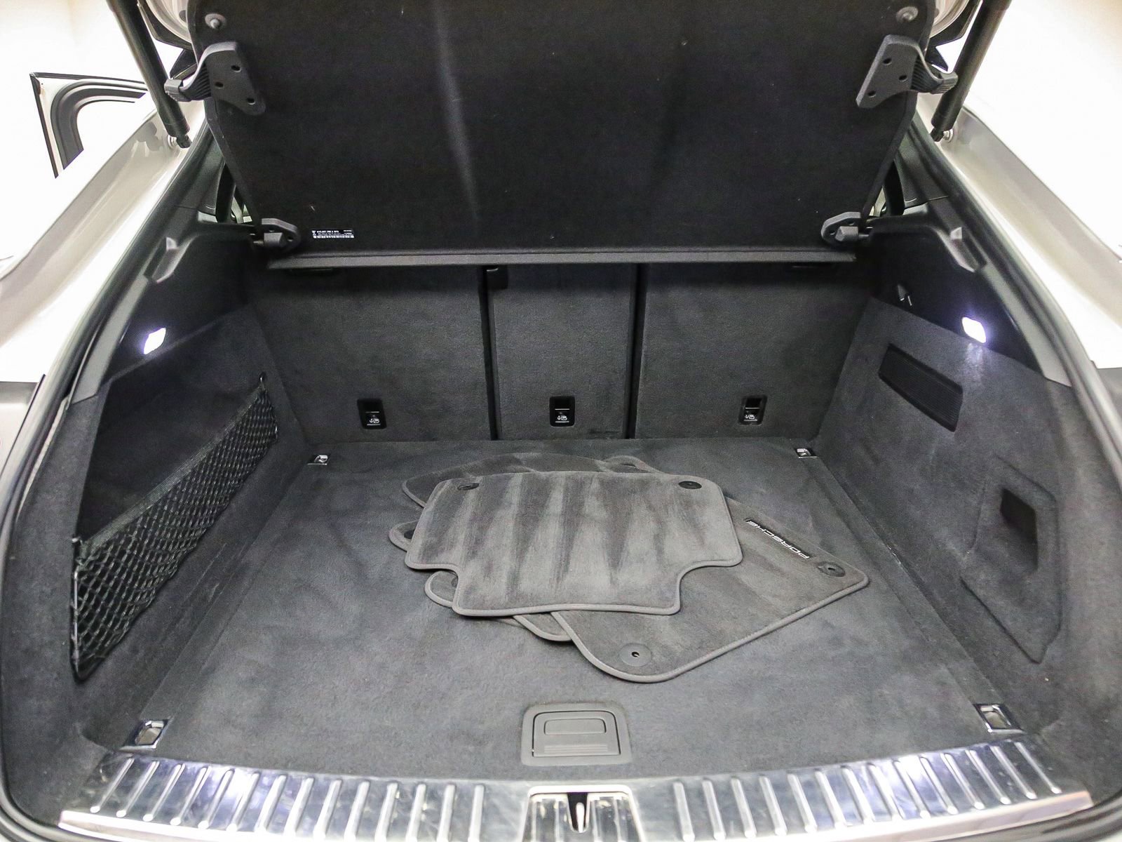 Certified 2022 Porsche Cayenne Platinum Edition AWD/4WD image 32