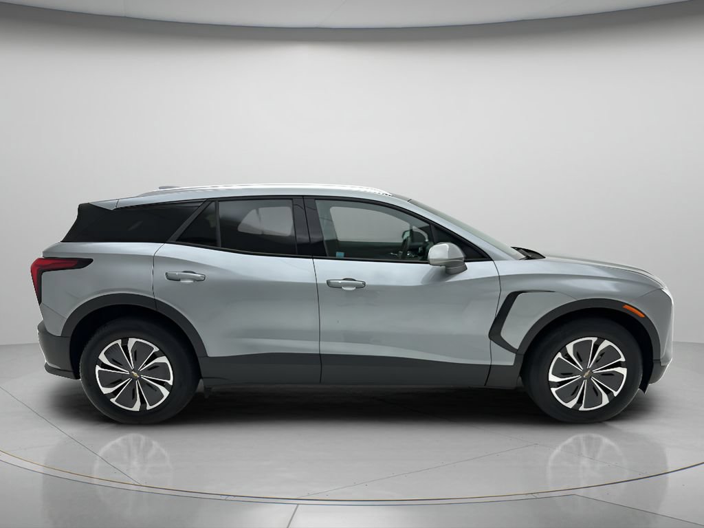 Used 2024 Chevrolet Blazer EV LT AWD/4WD image 2