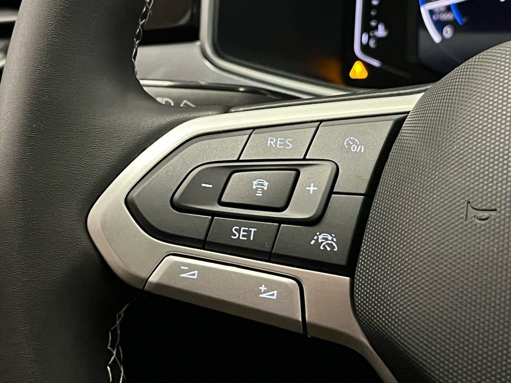 New 2026 Volkswagen Taos SEL image 25