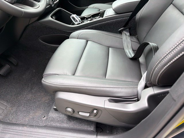 New 2026 Volvo XC40 B5 Ultra w/ Protection Package Premier AWD/4WD image 13