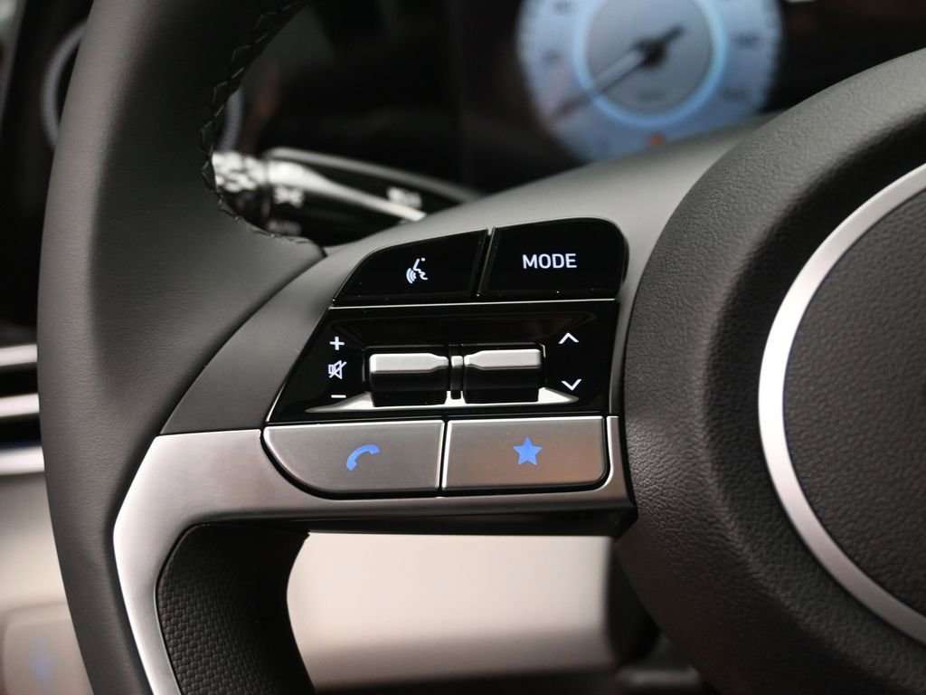 New 2025 Hyundai Elantra Limited image 14