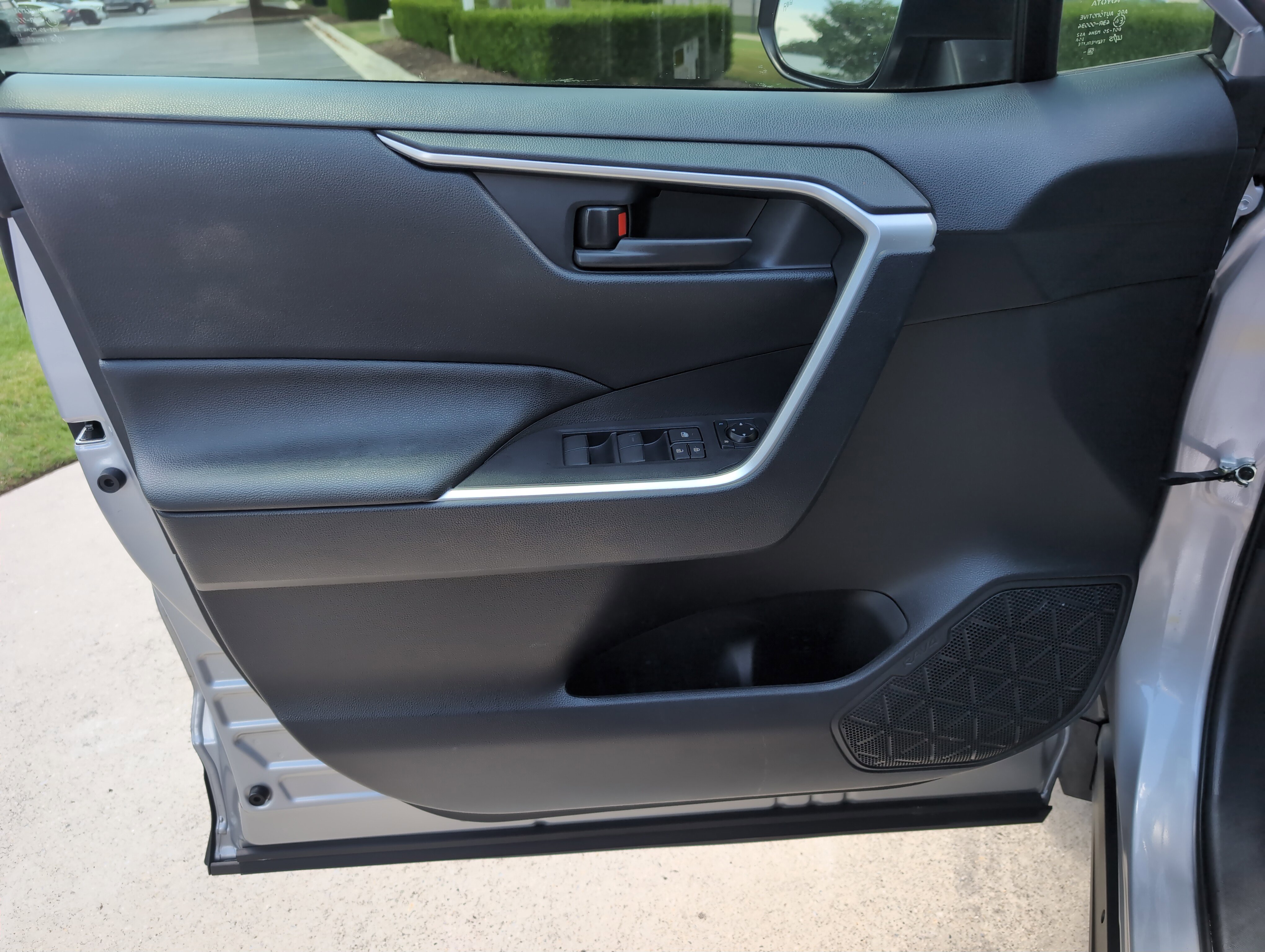 Certified 2024 Toyota RAV4 LE AWD/4WD image 14