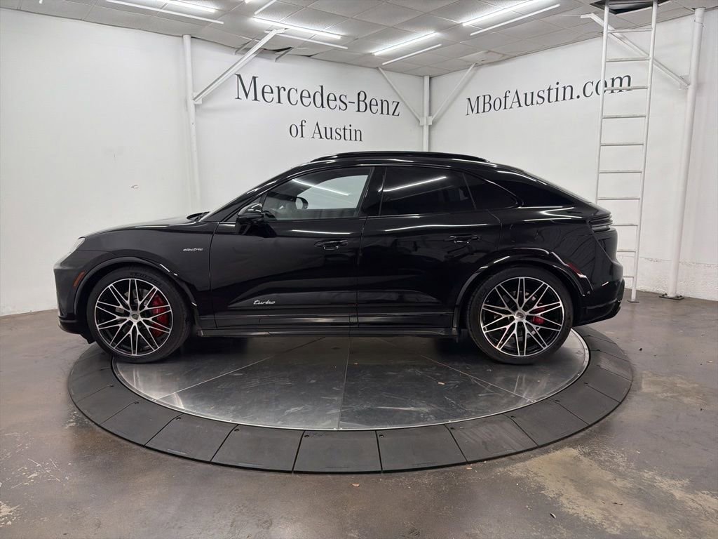 Used 2025 Porsche Macan Turbo Electric AWD/4WD image 4