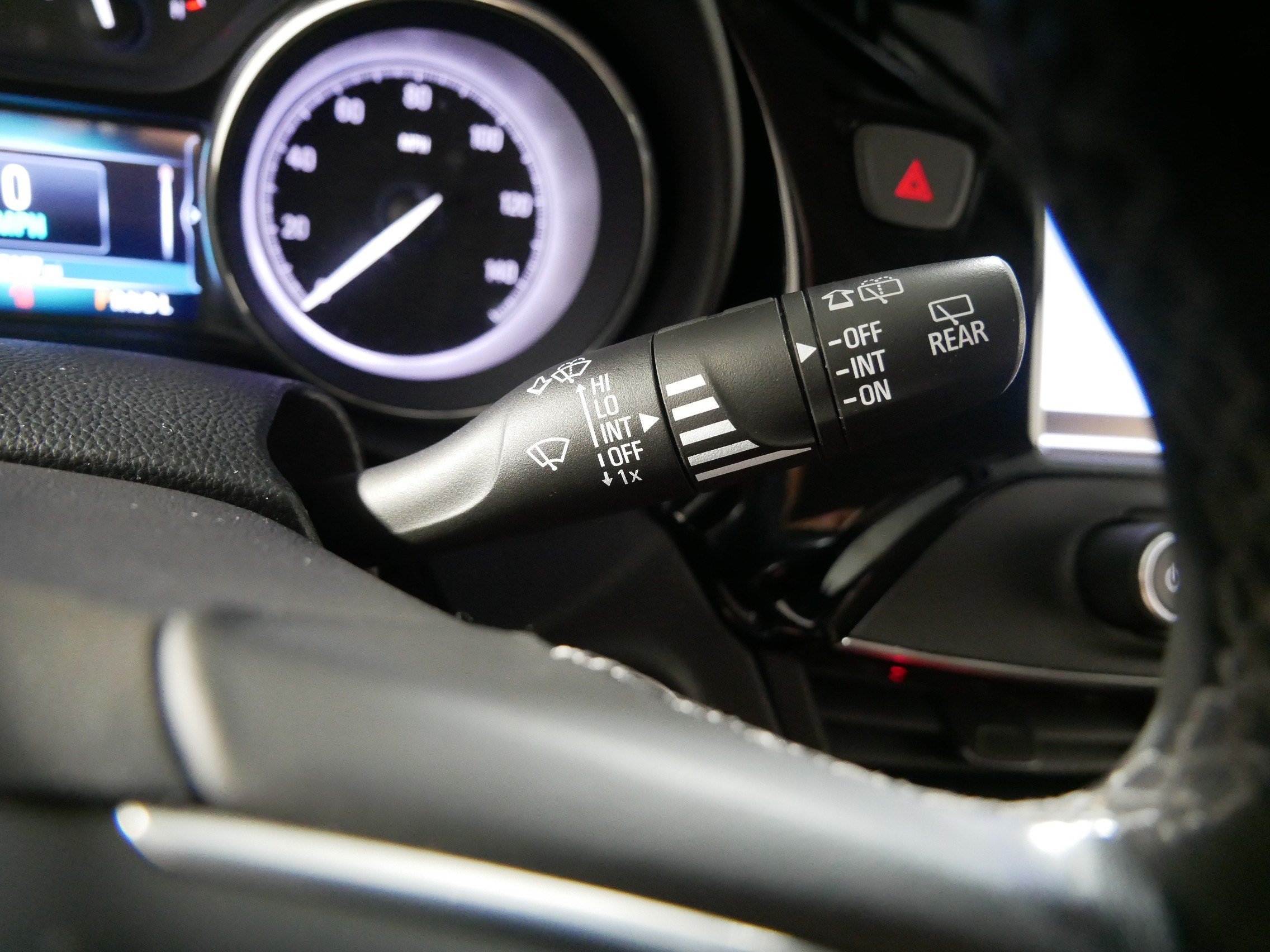 Used 2020 Buick Envision Essence FWD image 30