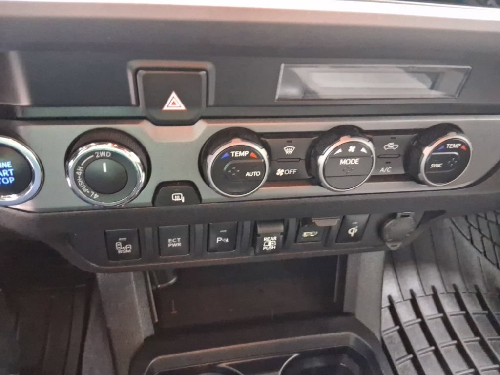 Used 2023 Toyota Tacoma TRD Off-Road w/ Technology Package AWD/4WD image 14