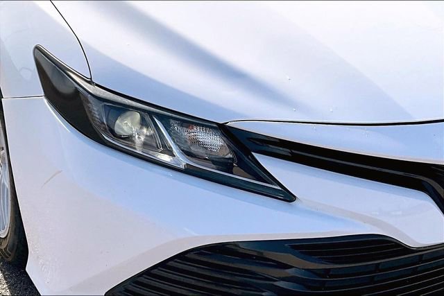 Used 2019 Toyota Camry LE image 29