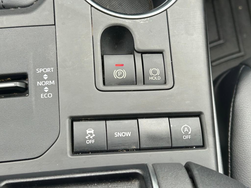 Used 2020 Toyota Highlander XLE FWD image 33