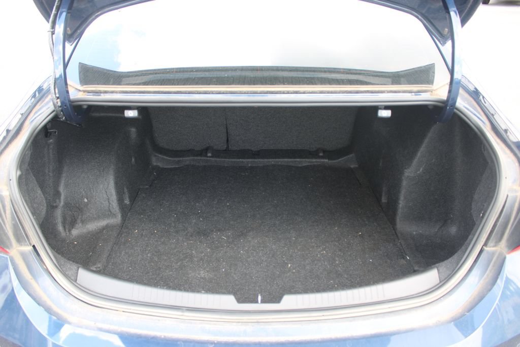 Used 2022 Chevrolet Malibu LT FWD image 13