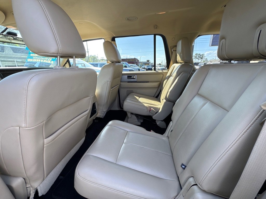 Used 2017 Ford Expedition Limited RWD image 12
