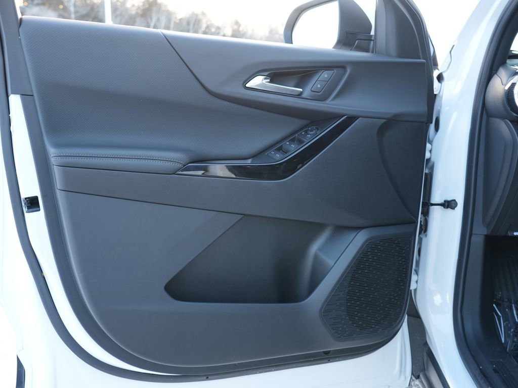 Used 2025 Chevrolet Equinox LT image 14