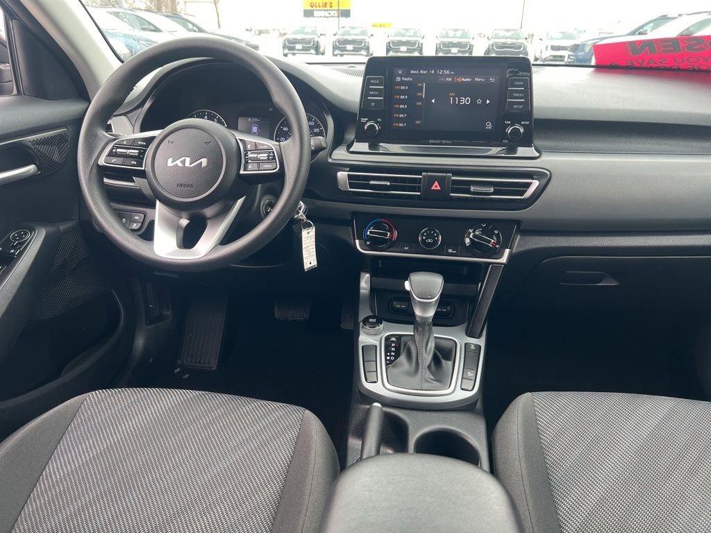 Certified 2022 Kia Seltos LX image 17